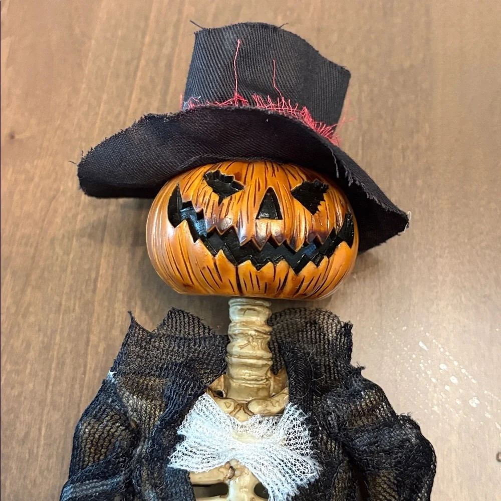 NWOT Pumpkin Head Skeleton Couple Bride & Groom - Bendable Arms & Legs 18” Long